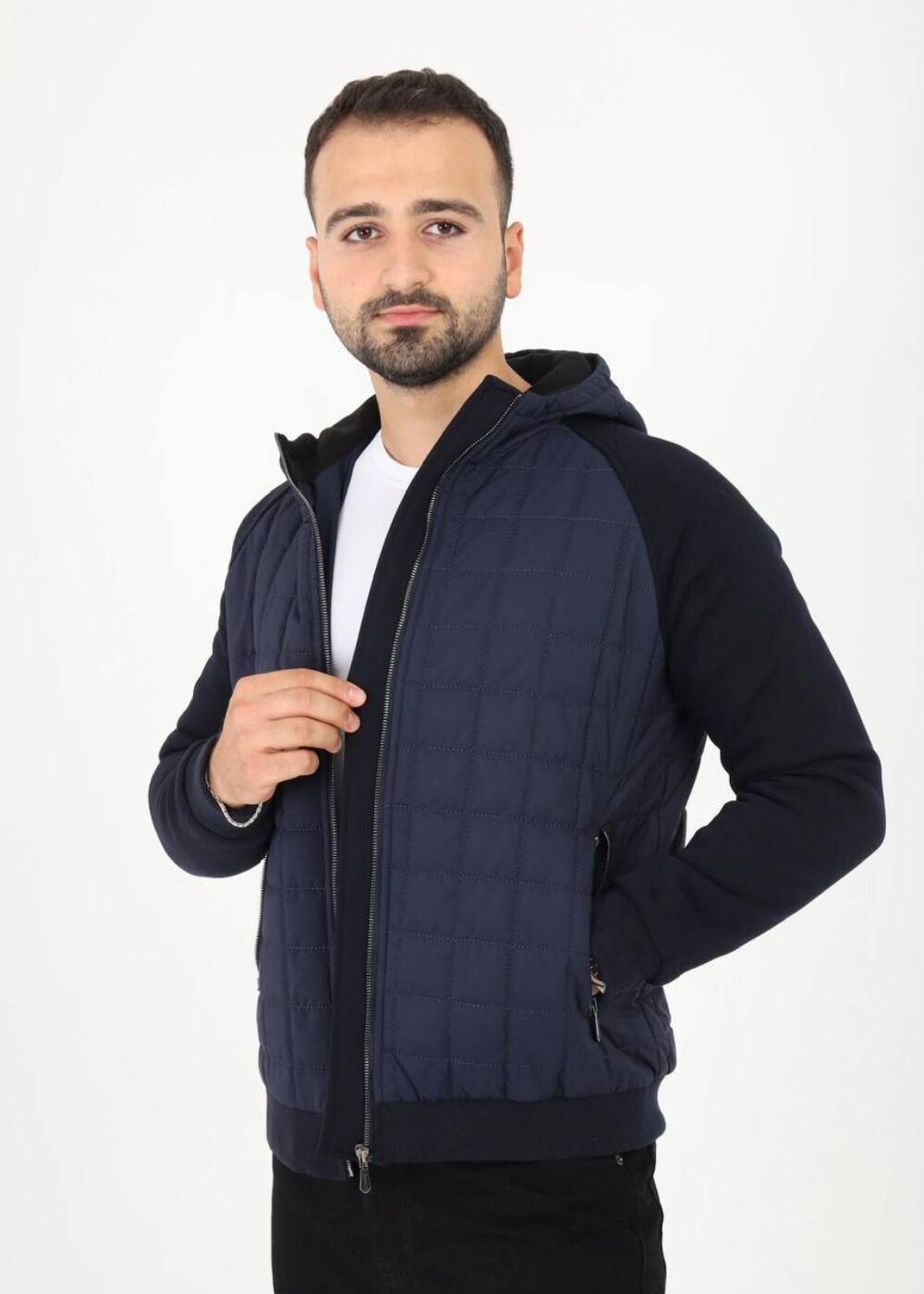 Kapüşonlu Kapitone Detaylı Erkek Mont